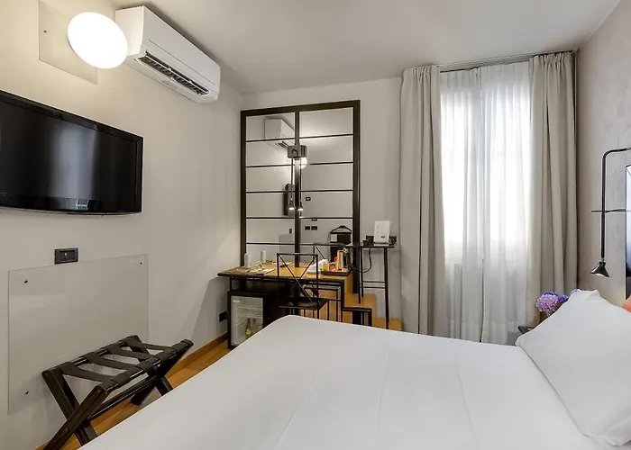 Casa Alle Colonne By Ancora 酒店 韦尔巴尼亚