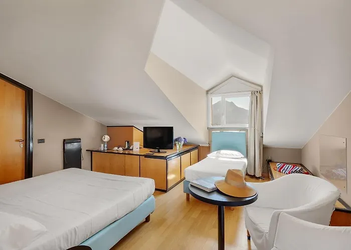 Casa Alle Colonne By Ancora 酒店 4*